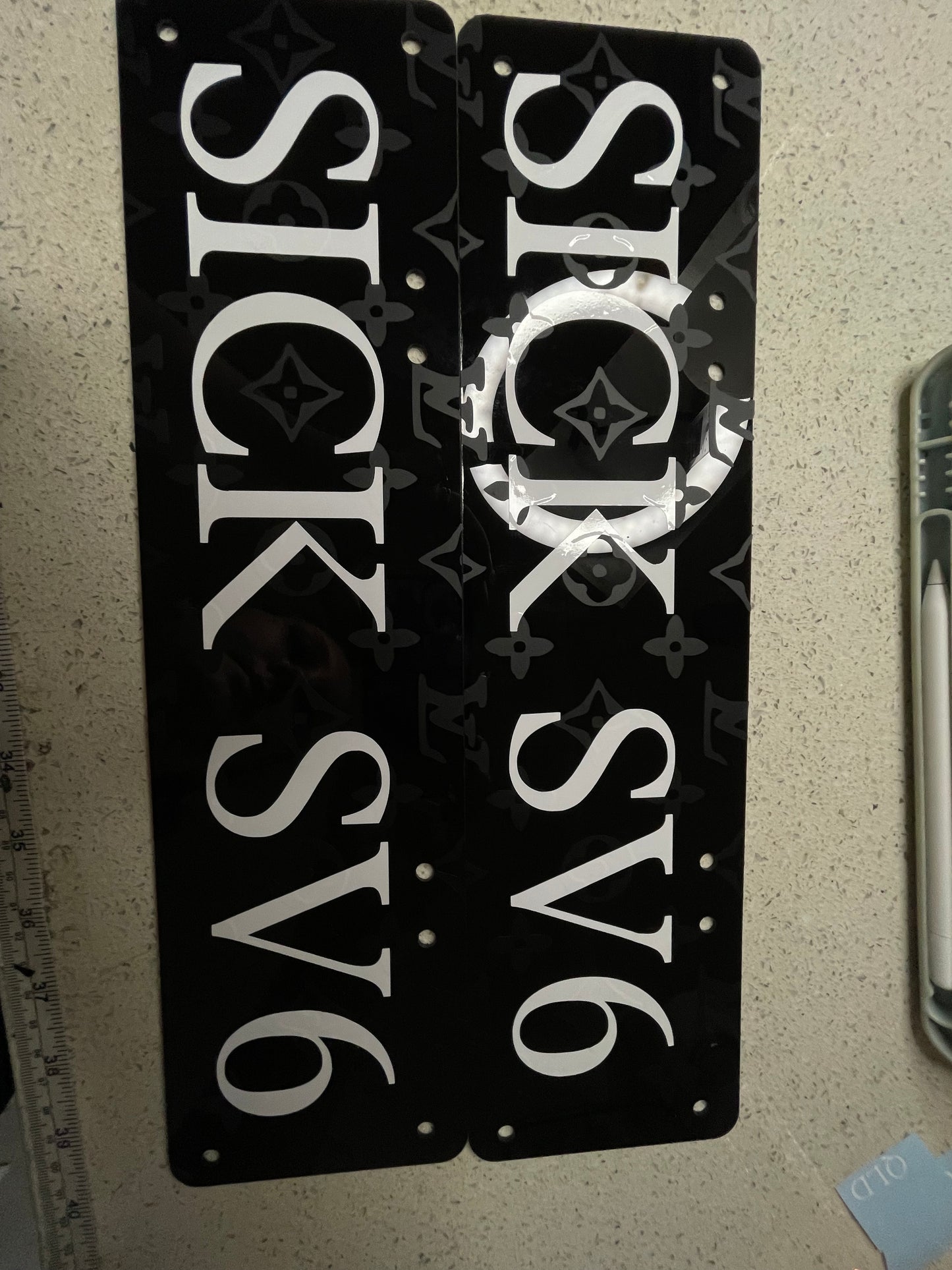 novelty plates pattern