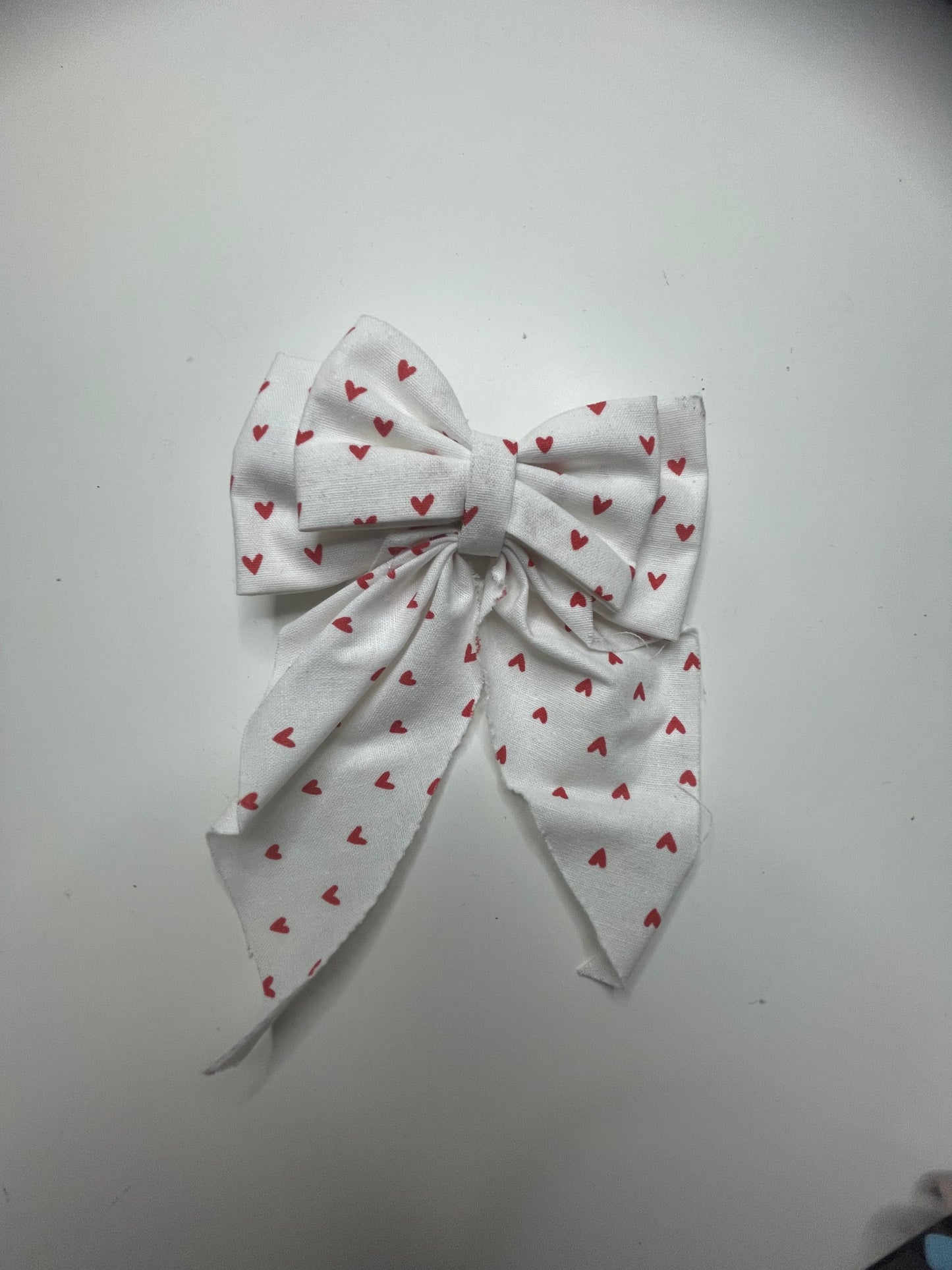 Red heart bow
