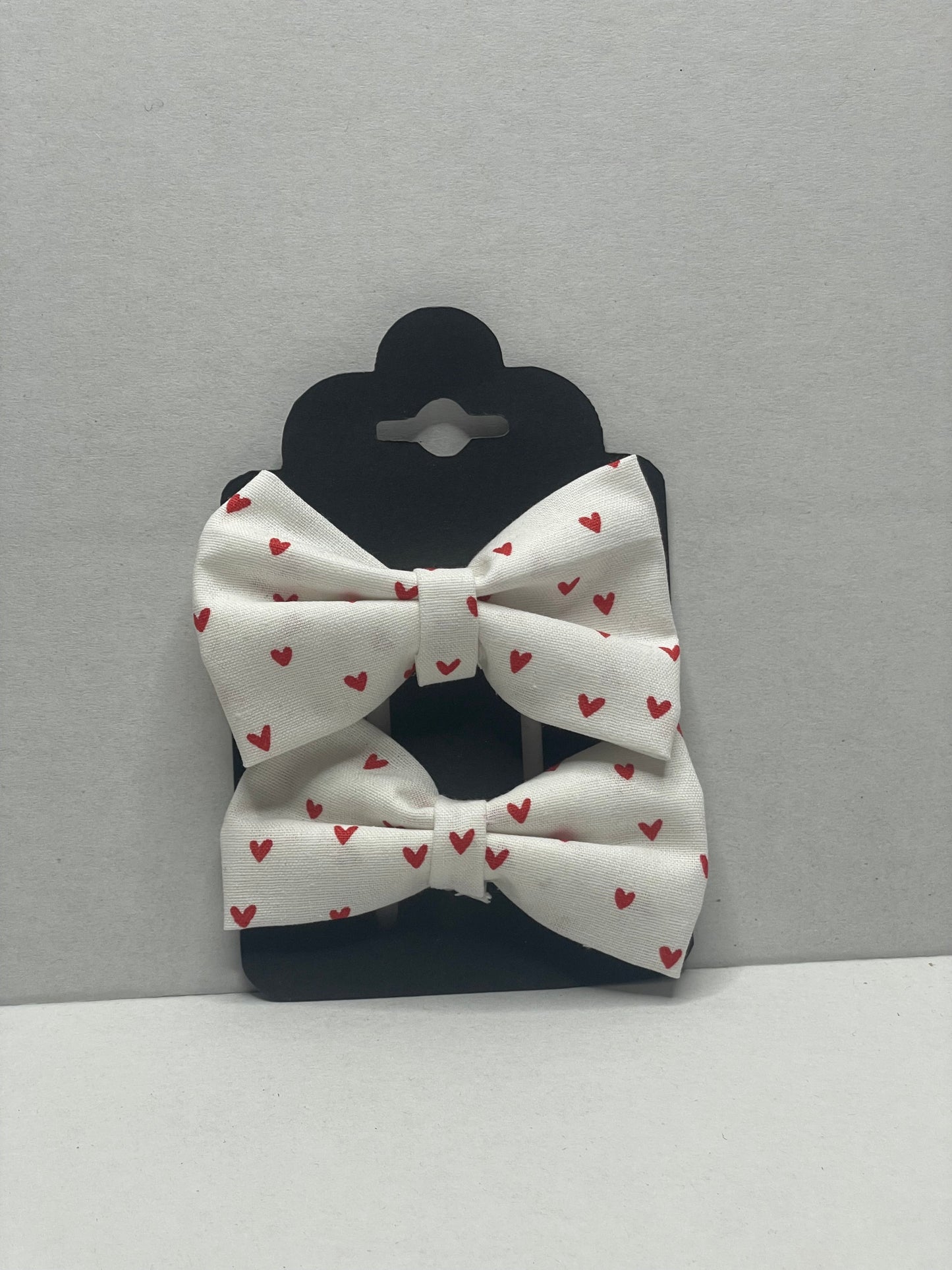 Red heart bows