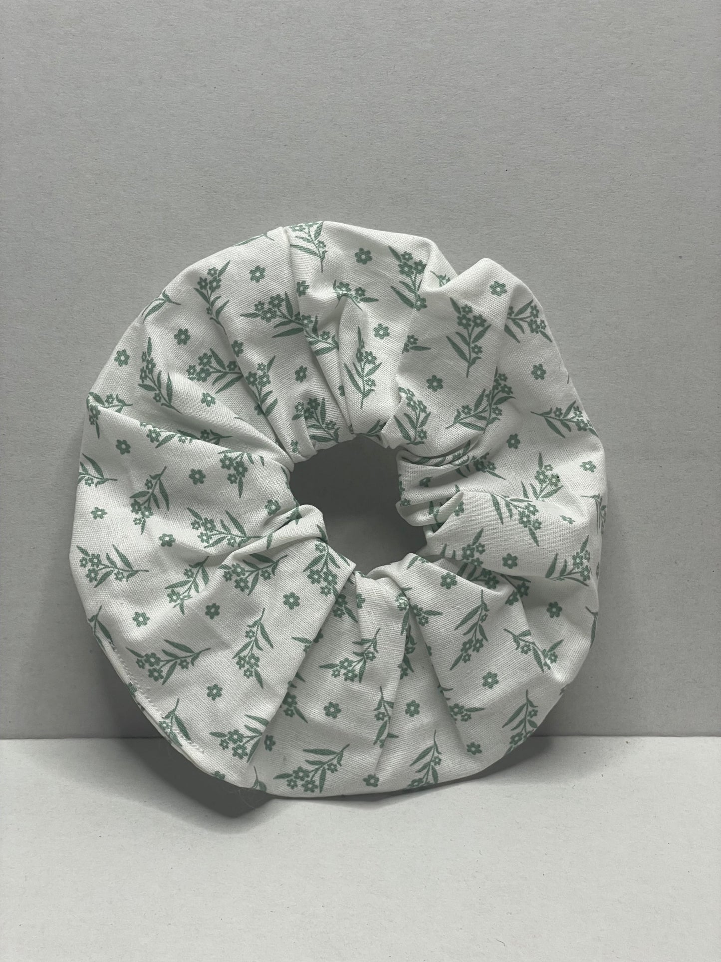 green leafs scrunchies