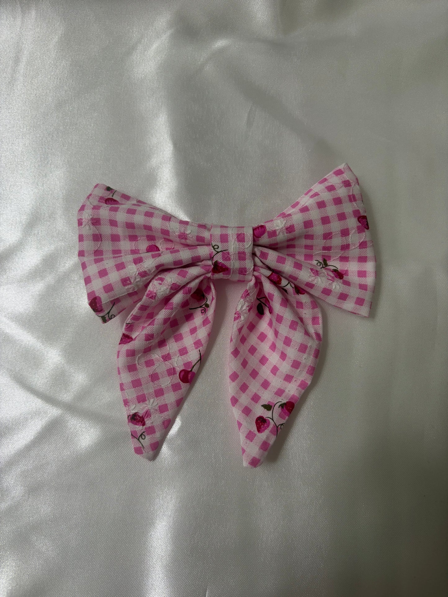 Strawberry checkered bow