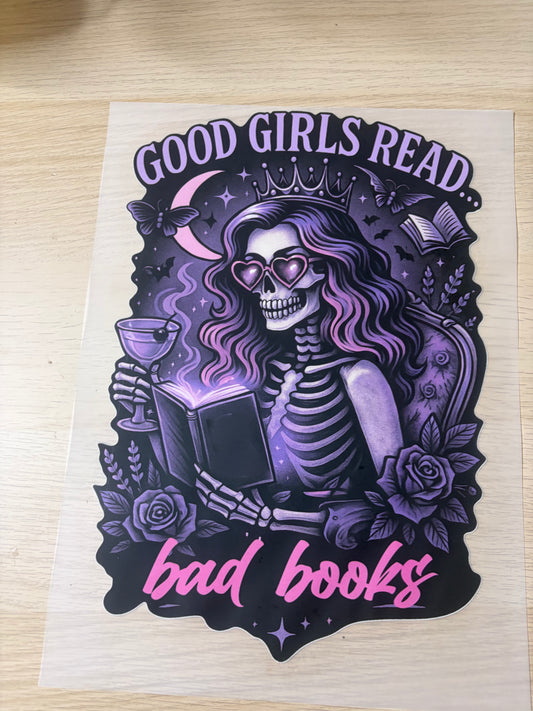 n.10 GOOD GIRLS READ BAD BOOKS shirt print