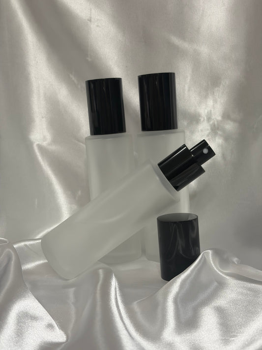 100ml frosted glass with gloss black lid